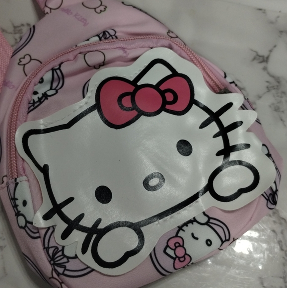 Hello Kitty Mini Backpack - Picture 4 of 6